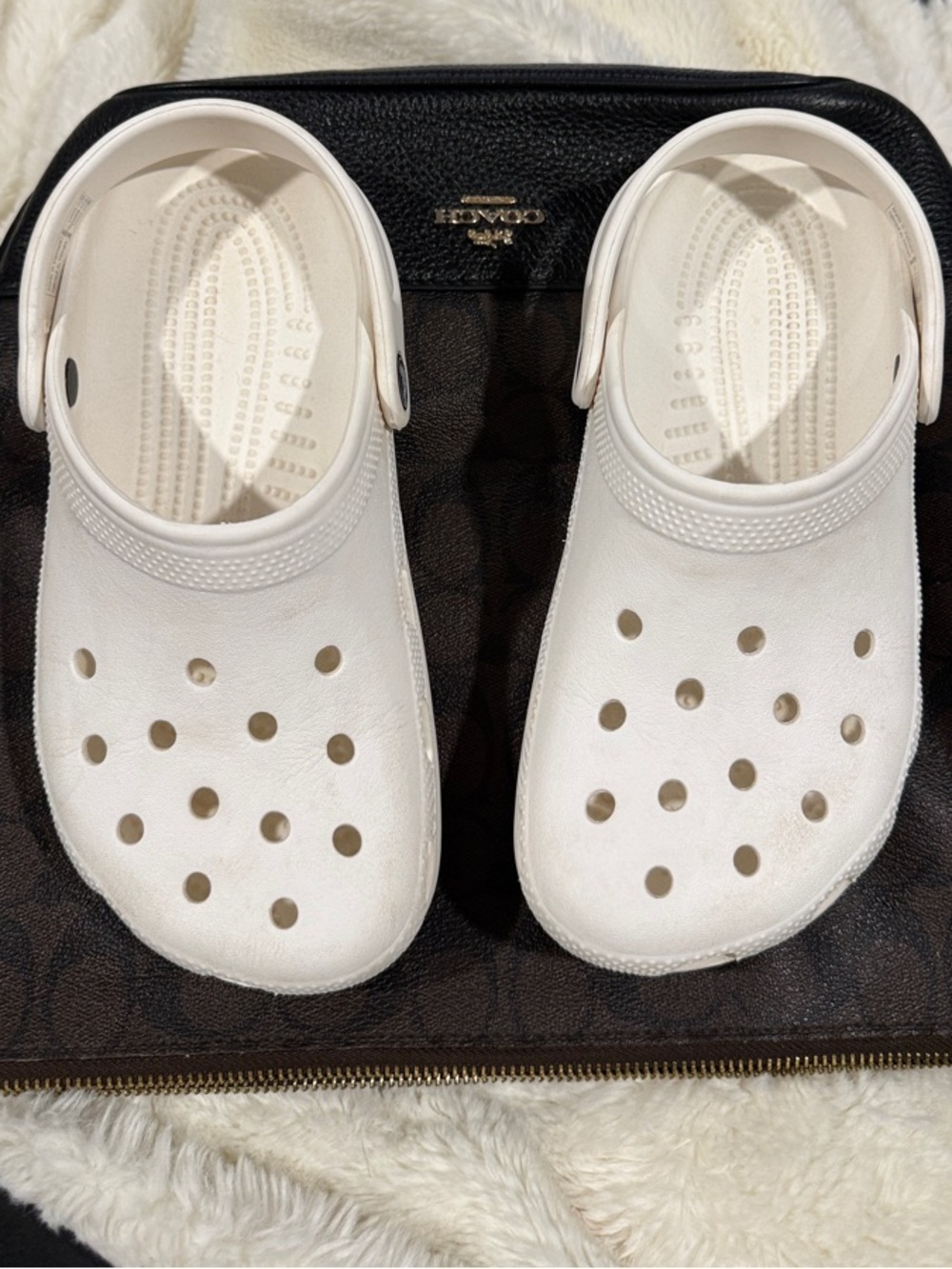 Crocs Classic White Clogs Kids J3 Women’s 5